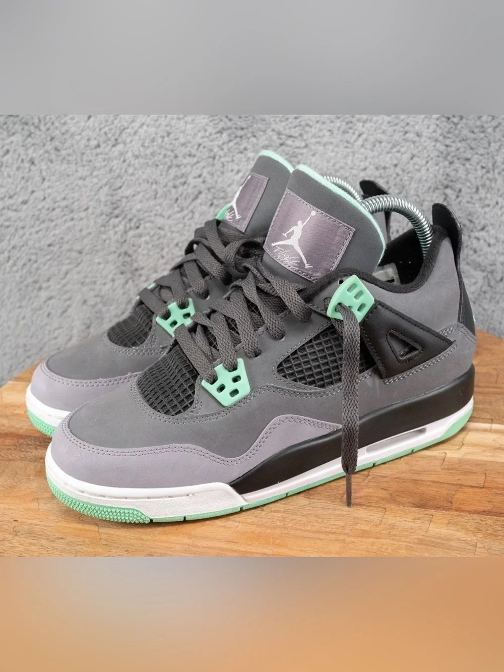 Air Jordan 4 Retro ‘Green Glow’ Size 5.5Y Pre-owned Excellent Condition